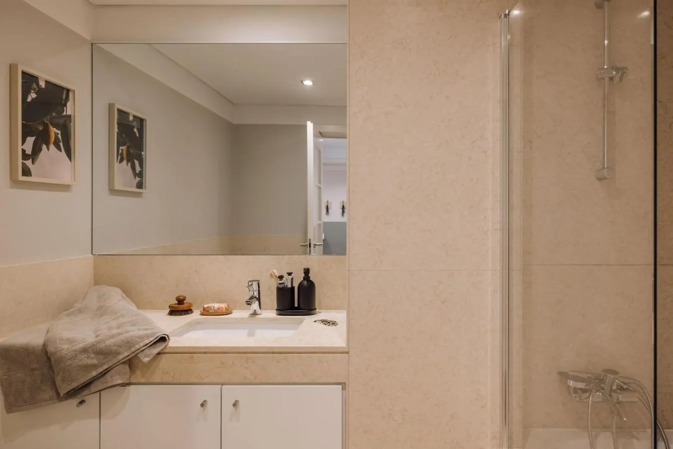 Galera - 2 Bedrooms, Pool And Gym In Lapa Lisboa