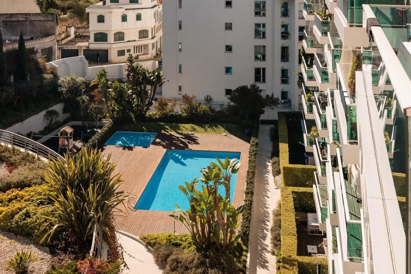 Galera - 2 Bedrooms, Pool And Gym In Lapa Lisboa 0*,  Portugal